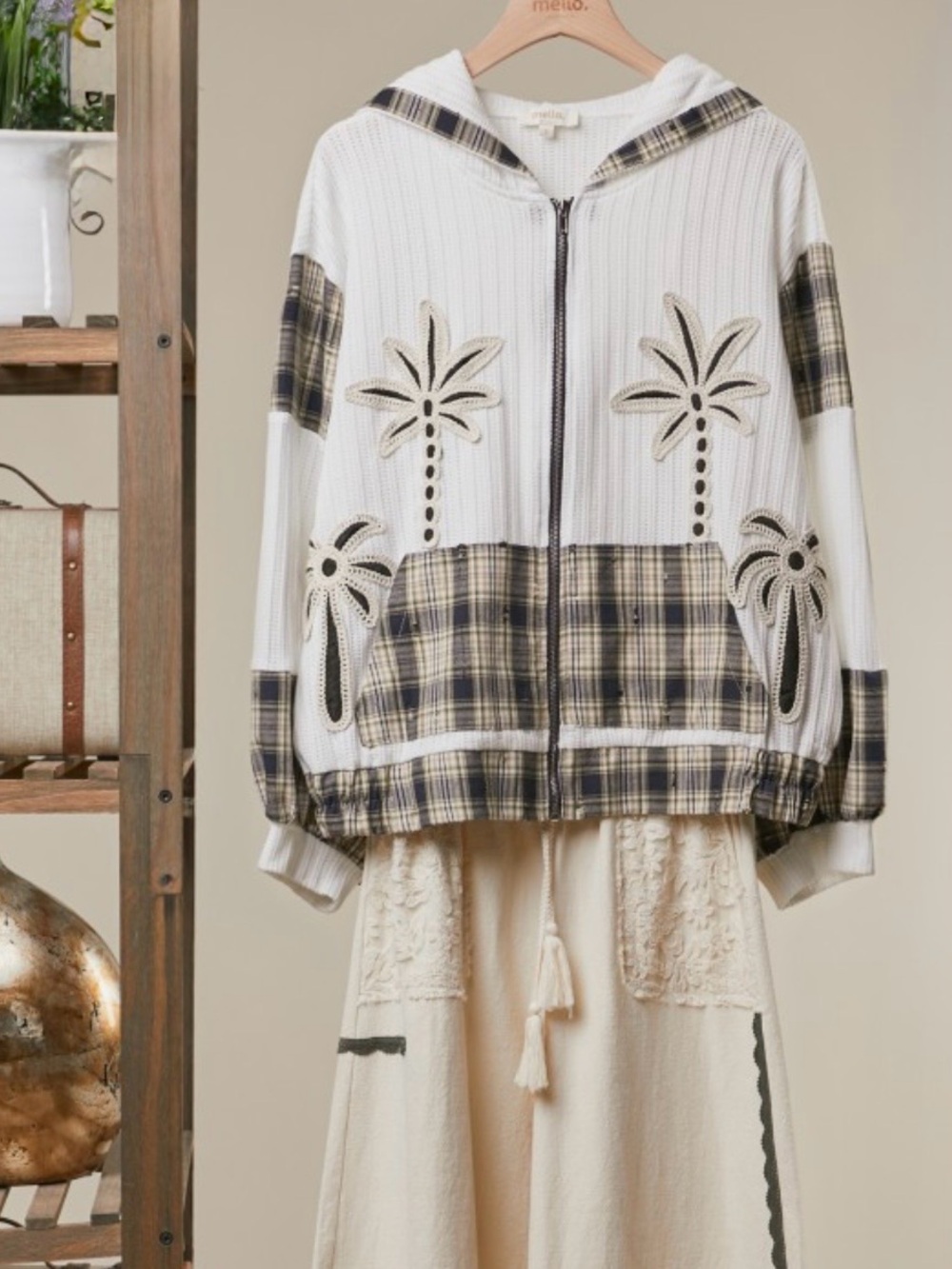 Mello White & Beige Plaid Palm Tree Zip Hoodie
